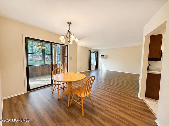 4th image of 174 Amberly Dr Unit C