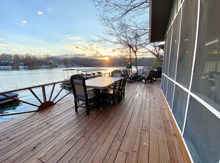 102 Twin Peaks, Sunrise Beach, MO 65079