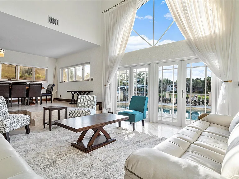 1421 Ponce De Leon Dr — Photo 40