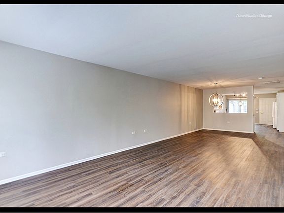 3rd image of 29W713 Waverly Ave