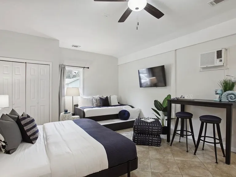 17 Bryan Wood Cir #B — Photo 3