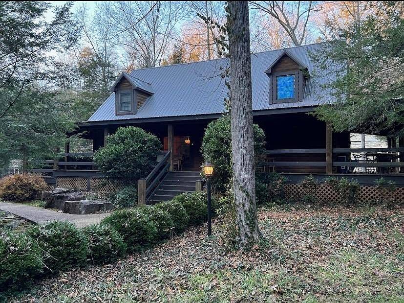 1st image of 301 Lower Canyon Dr