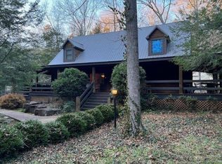 301 Lower Canyon Dr, Byrdstown, TN 38549
