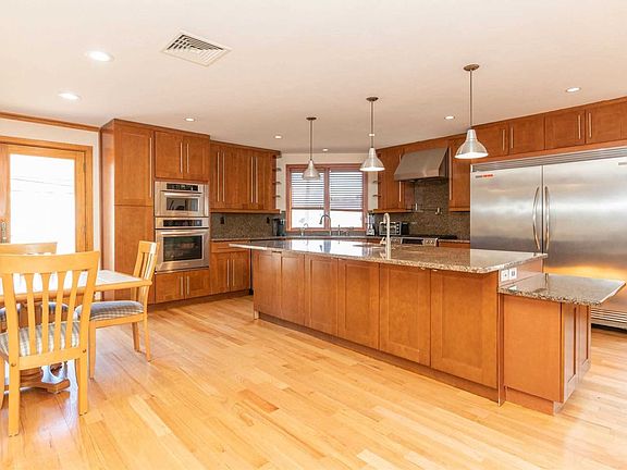 5th image of 218-13 82nd Ave