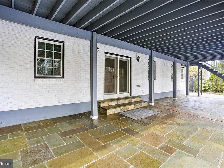 4902 Derussey Pkwy — Photo 94