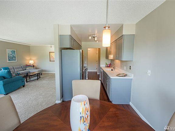 5th image of 2562 Thorndyke Ave W APT 304