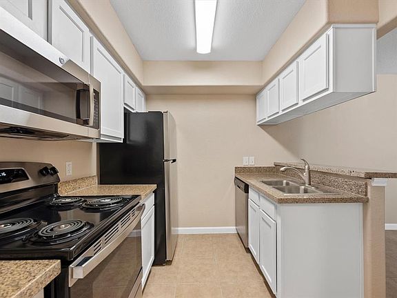 5th image of 17401 Red Oak Dr APT 100