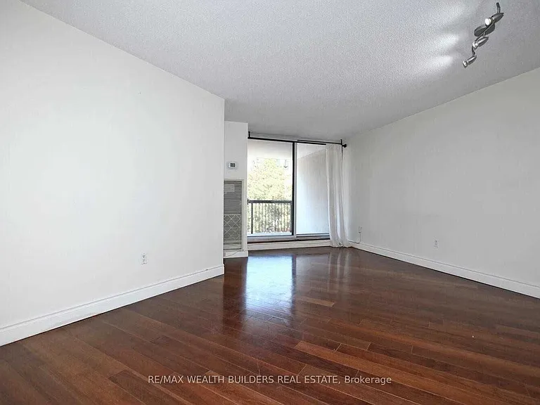 77 Maitland Pl #207 — Photo 36