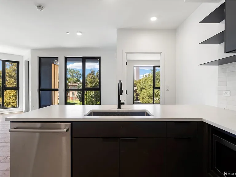 1601 Park Ave #302 — Photo 3