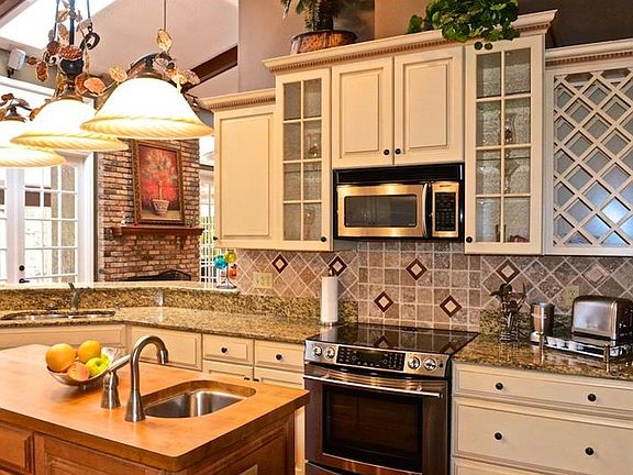 2nd image of 884 Sweetwater Island Cir