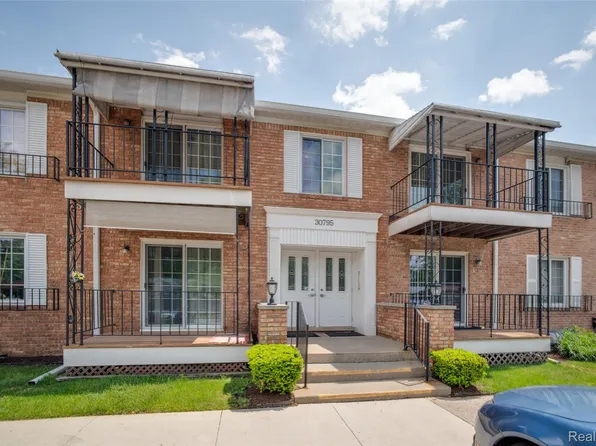 30795 Shiawassee Rd APT 7, Farmington, MI 48336