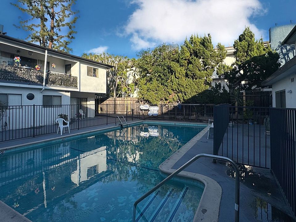 1st image of 12410 Chandler Blvd #18