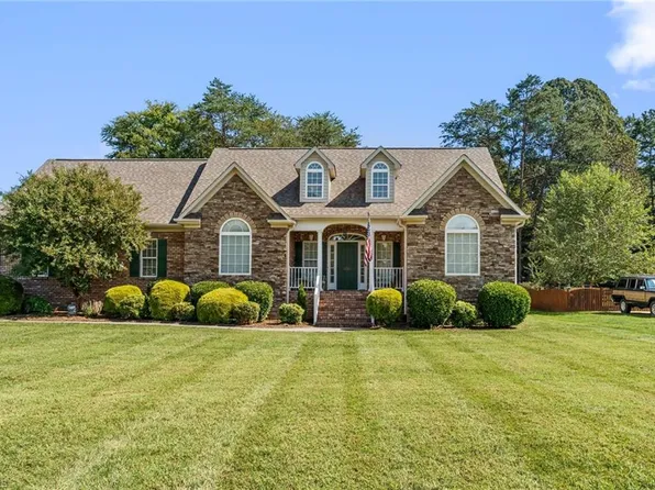 5363 Graycliff Ln, Clemmons, NC 27012