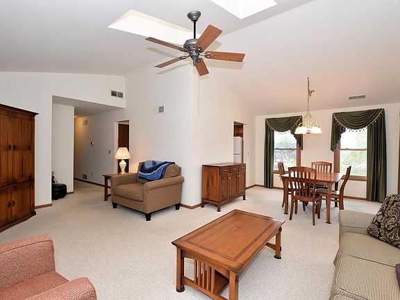 3rd image of 5521 Cambridge LANE #6