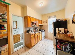 32-38 33rd St #1F, Astoria, NY 11106