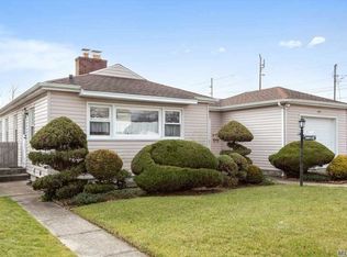 431 Linden St, Bellmore, NY 11710