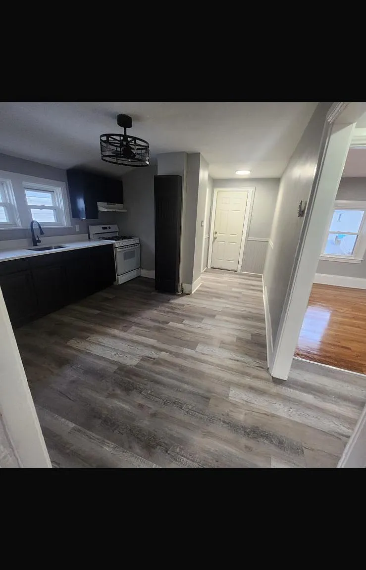 2 bed, 1200 sqft, $1,750 — Photo 2