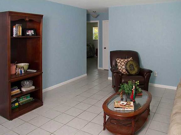 5th image of 2599 Columbus Way S