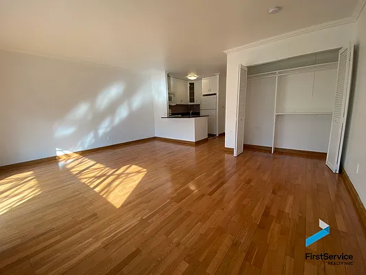 Rented by FirstService Realty (legacy) | media 10