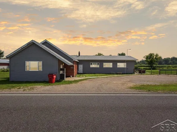 4015 S School Rd, Rhodes, MI 48652