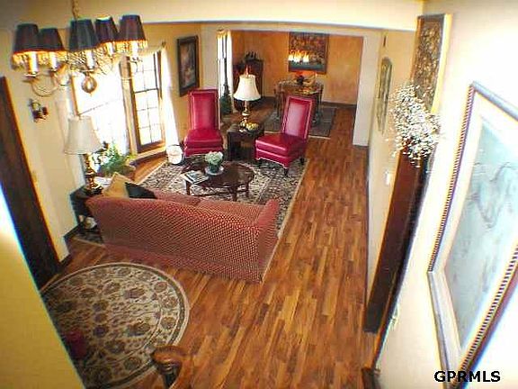 3rd image of 804 Martin Dr W