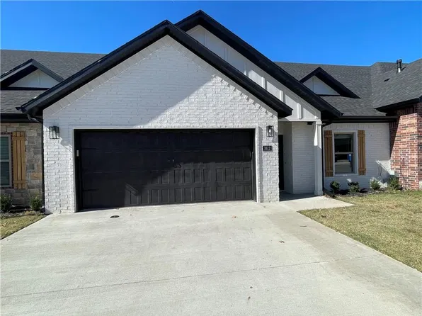1612 S 17th Pl, Rogers, AR 72758