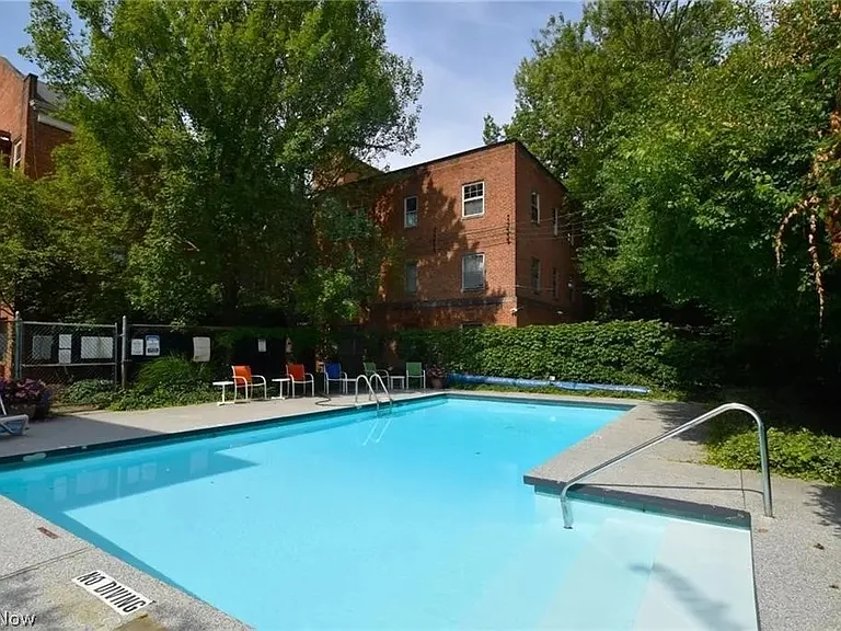 15825 Van Aken Blvd #304W — Photo 4