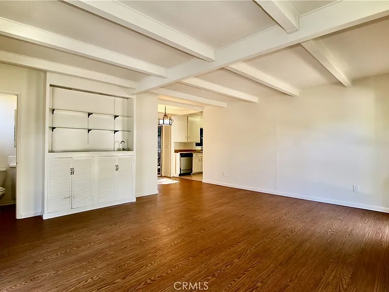 21470 Providencia St — Photo 3
