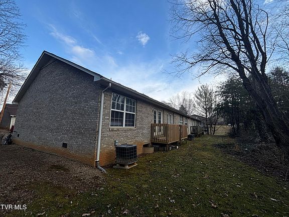 5th image of 2820 & 2822 Plymouth Rd