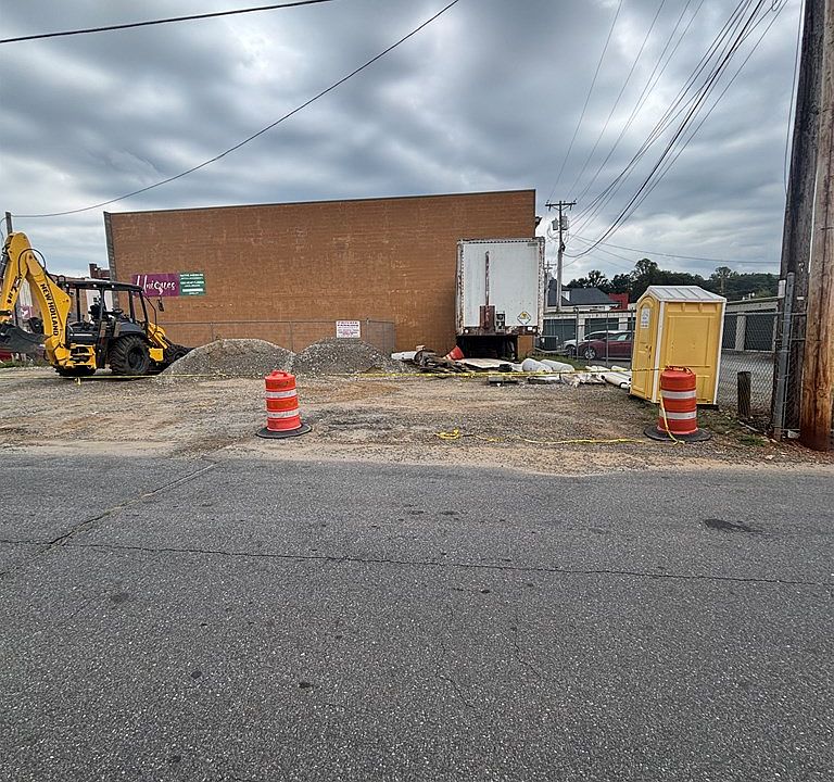 2nd image of 43 Willow St