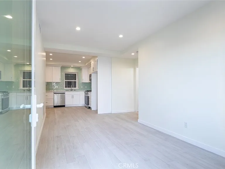 245 Beverly St #B — Photo 6