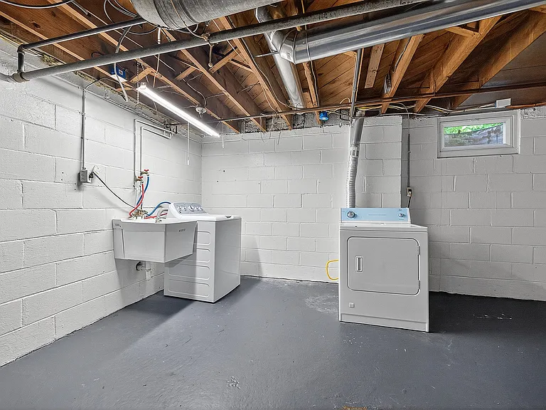 Basement with Washer/Dryer
