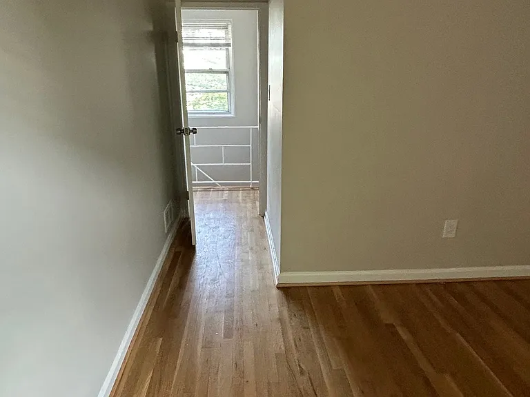 5319 Pooks Hill Rd — Photo 9