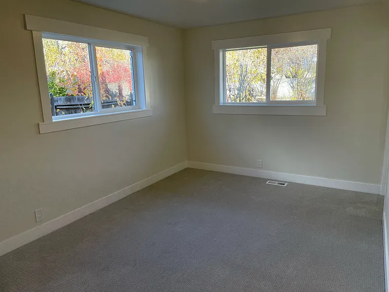 864 N 350 E — Photo 9
