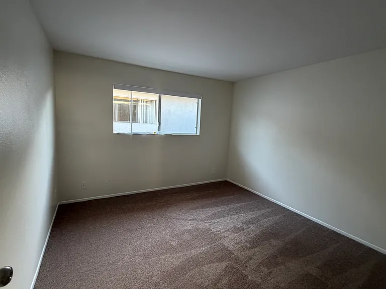 18555 Collins St #24 — Photo 6