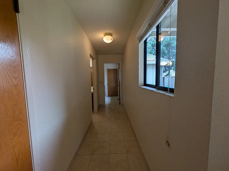 1008 Duffin Dr — Photo 7
