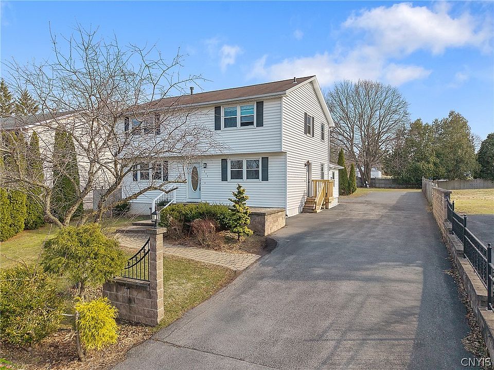 1st image of 111 Bonnie Dr