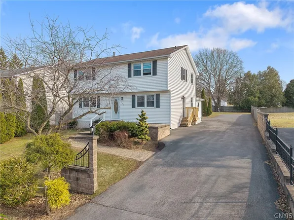 111 Bonnie Dr, Syracuse, NY 13209