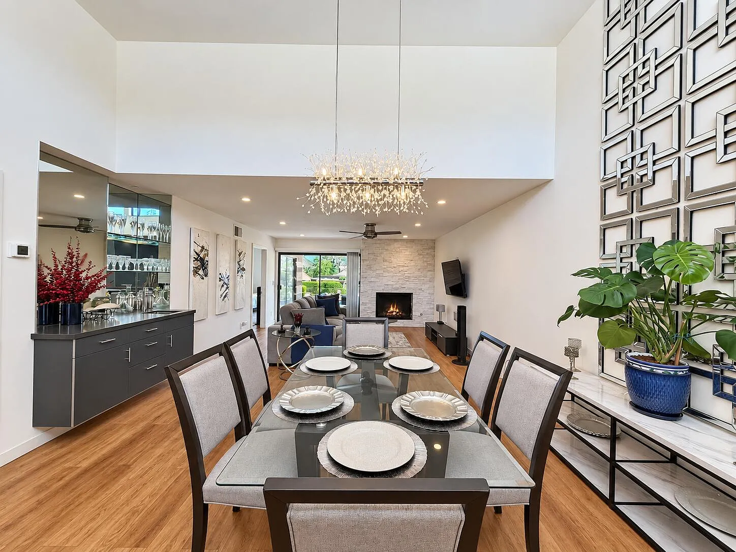 2 bed, 1184 sqft, $4,500 — Photo 3