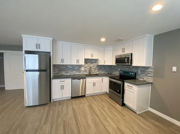 7132 47th Ave SW #4, Seattle, WA 98136