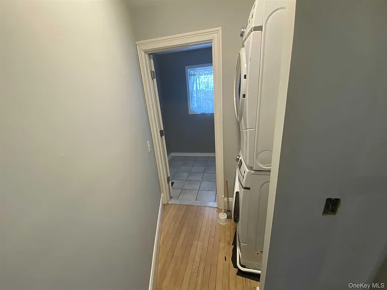 1121 Main St — Photo 9