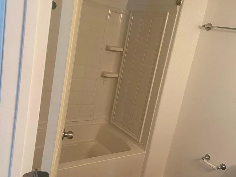 30 Reed Rd — Photo 2