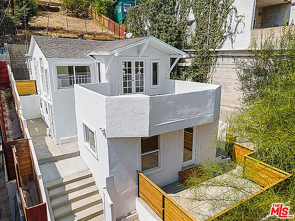 4th image of 1329 Silver Lake Blvd