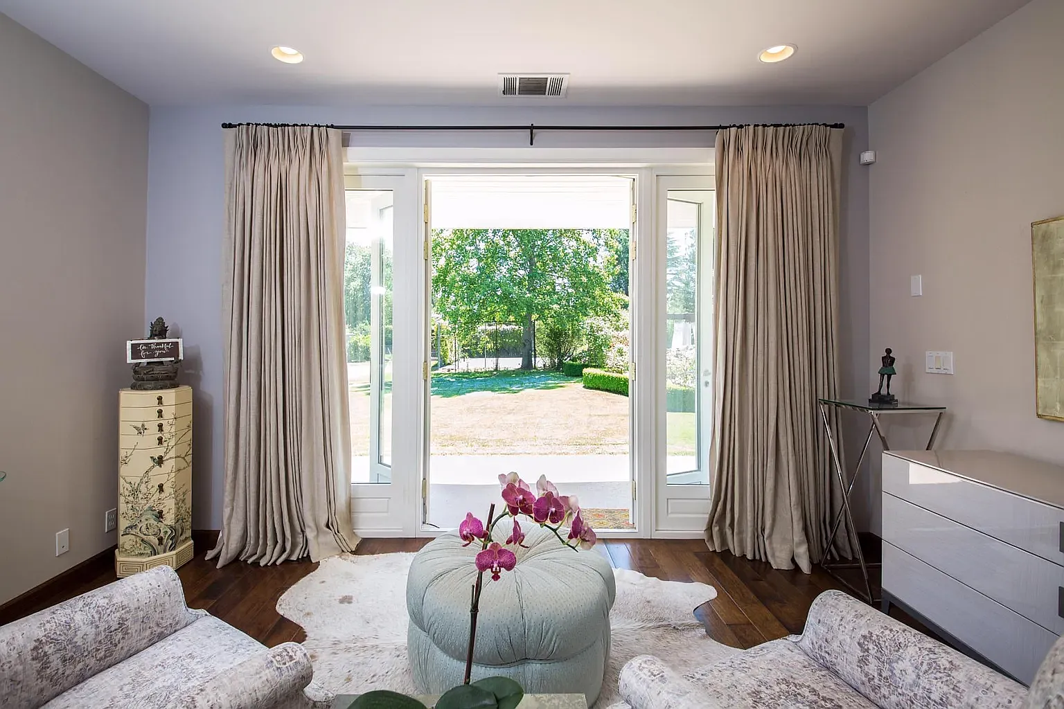 5 bed, 5000 sqft, $25,000 — Photo 3