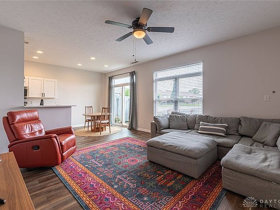 3rd image of 9256 Great Lakes Cir