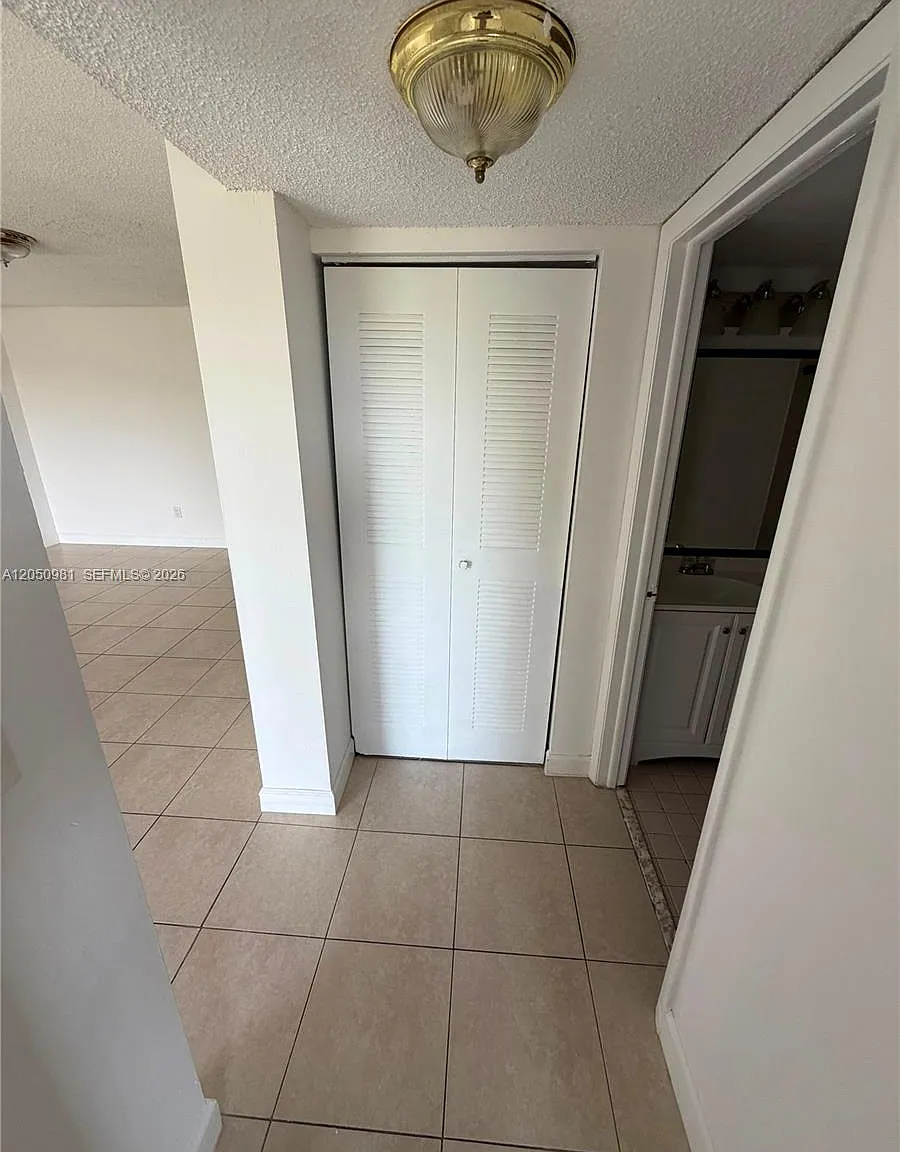 Saga Bay Gardens Condo — Photo 3
