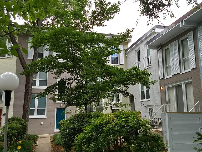 745 Delaware Ave SW #2 — Photo 1