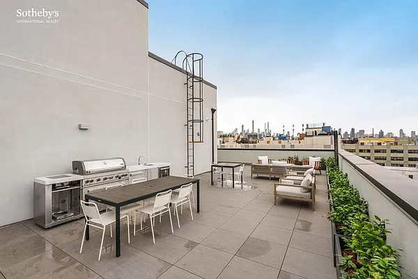 Rented by Sotheby's International Realty | media 21