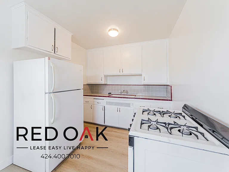 12719 Vanowen St #10 — Photo 2