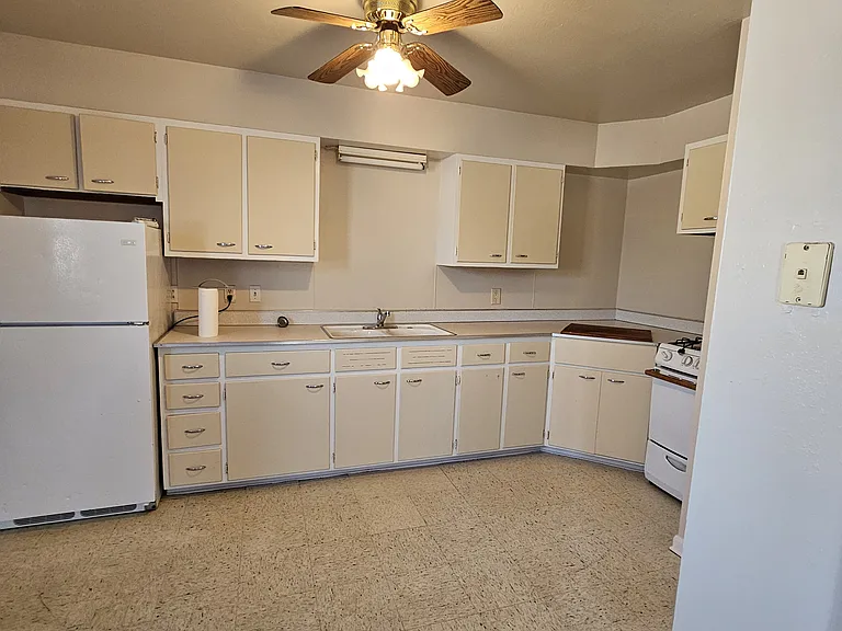 323 E Jackson St #6 — Photo 4
